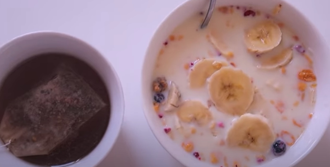 Petit déjeuner Qilibri muesli aux fruits et thé